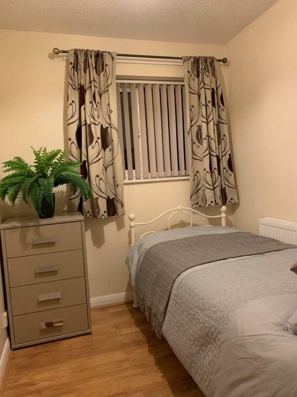 צ'לטנהם 75Ers Private Room מראה חיצוני תמונה